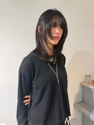 ミディアム Fev AYAHAのヘアスタイル