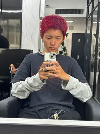 カラー メンズ Assistant MOEのヘアスタイル