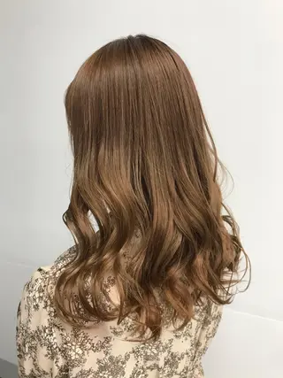 セミロング 横山 奈央のヘアスタイル