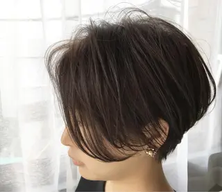 ショート カラー 岡本 一平のヘアスタイル