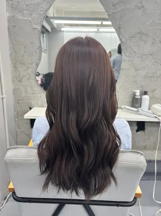 ロング カラー 腰越 麻奈のヘアスタイル