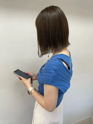 ミディアム 小俣 実乃里のヘアスタイル