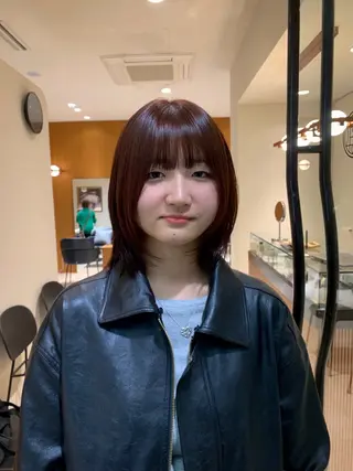 ミディアム カラー yiye shioriのヘアスタイル