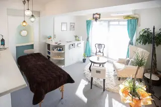 小顔矯正夙川 カレーズのエステ・リラクイメージ