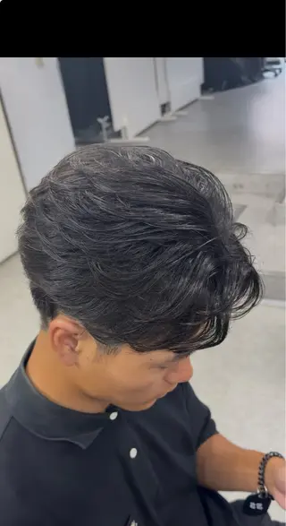 パーマ メンズ センターパート/フェ ザー🔥SHUYAのヘアスタイル