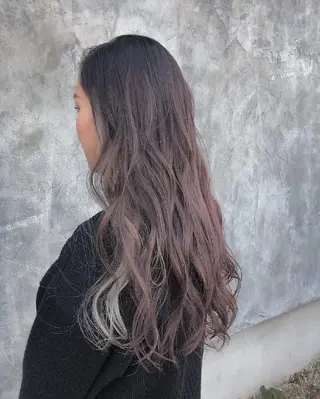 ロング カラー Nina by Babyloneのヘアスタイル