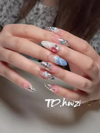 セミロング めぐみのネイルサロン スタッフ練習のネイルデザイン