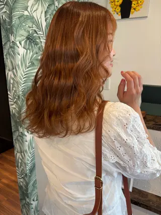 セミロング カラー 桑原 菜摘のヘアスタイル