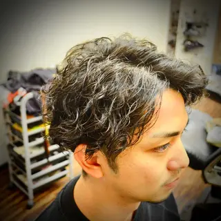 ショート パーマ メンズ 高野浩平/フェード ツイストスパイラルのヘアスタイル