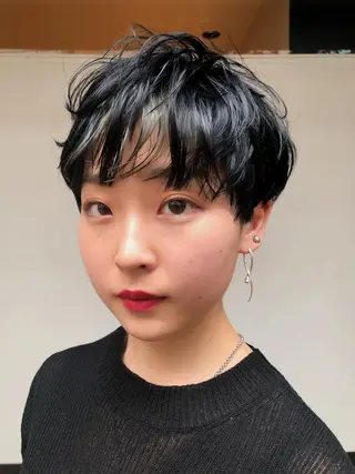 ショート カラー 勝野 麻美のヘアスタイル