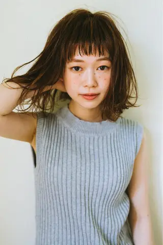 ミディアム カラー 山下 千明のヘアスタイル