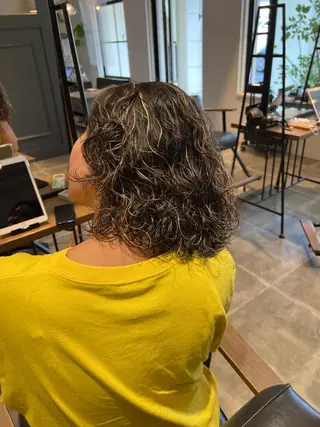 ミディアム カラー 松田 詩奈のヘアスタイル