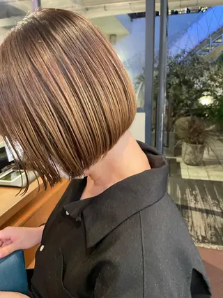 ショート カラー ヘアアレンジ 抜け感ボブ×パーマ |kazaneのヘアスタイル