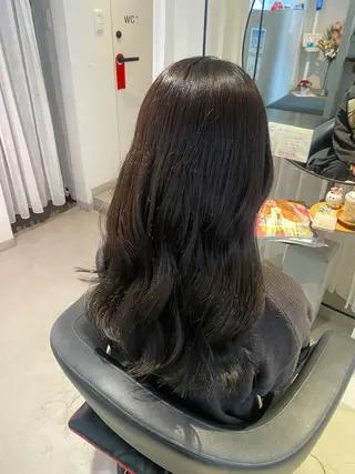 ロング カラー APREKO 葵のヘアスタイル