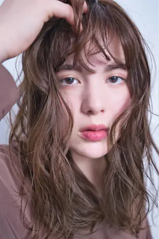 ミディアム 大久保寿高✨ なりたい色を叶える✨のヘアスタイル