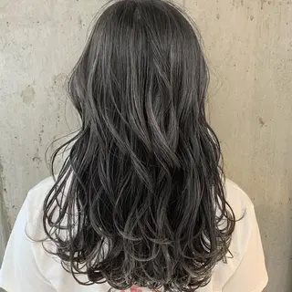 セミロング カラー コバヤシ リョウのヘアスタイル