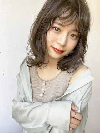 ミディアム 顔周りの垢抜けヘア 立山愛梨のヘアスタイル