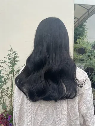 ロング 三國 栞音のヘアスタイル