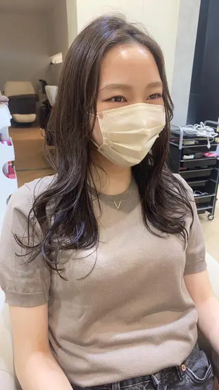 セミロング カラー パーマ ヘアアレンジ メンズ キッズ ネイル マツエク・マツパ 韓国🇰🇷レイヤー カットオリーブカラーのヘアスタイル