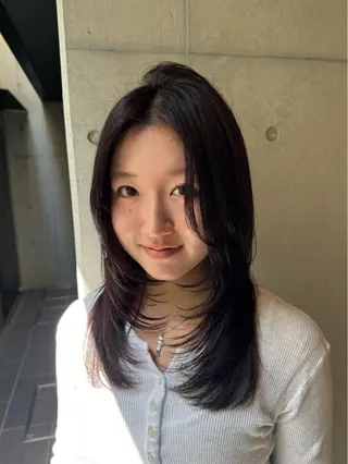 セミロング カラー だいち/ブリーチ/ レイヤーカットのヘアスタイル