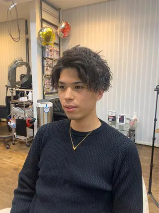 ショート パーマ メンズ 二本木 秀成のヘアスタイル