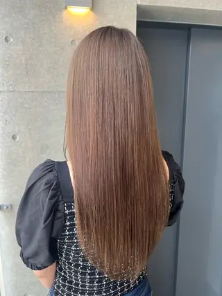 ロング カラー 吉野 瑳桜のヘアスタイル