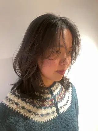 セミロング 柔らかレイヤー× 透け感カラー/SUのヘアスタイル