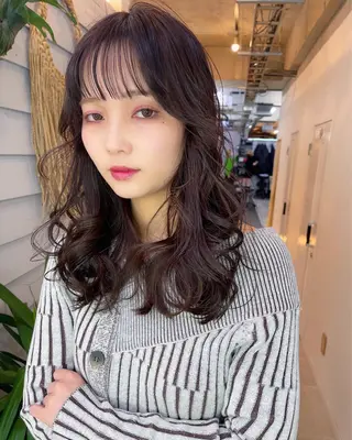 セミロング カラー AiM 大名　似合わせカットのヘアスタイル