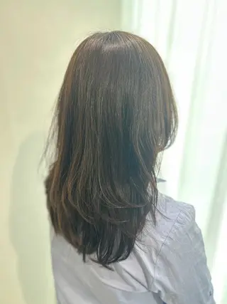 カラー 新田 夏輝のヘアスタイル