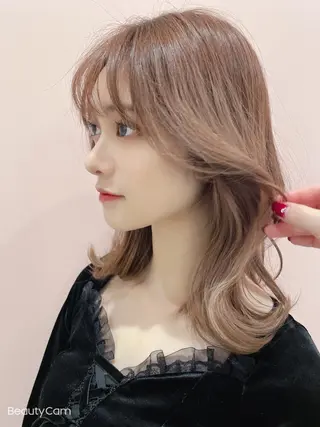 ミディアム カラー 🤎小顔レイヤー /ベージュ🤎友香のヘアスタイル