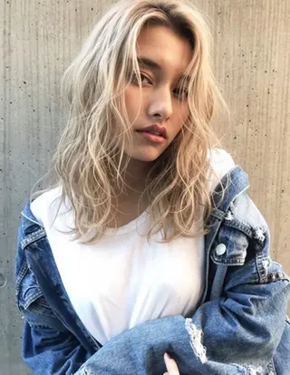 カラー ヘアサロンM新宿 カットカラーブリーチのヘアスタイル