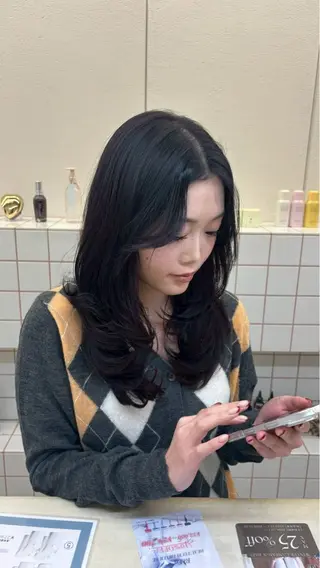 セミロング カラー 💐花屋併設💐 宮園　雛羽のヘアスタイル