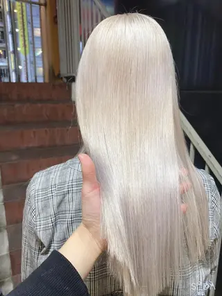 ミディアム カラー レイヤー×艶髪特化 マネージャー安藤光司のヘアスタイル