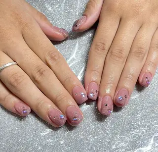 ネイル VIERU 🌈🎀💖のネイルデザイン