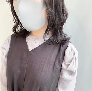 セミロング カラー 山口 莉奈のヘアスタイル