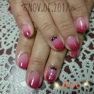 カラー パーマ ヘアアレンジ メンズ キッズ ネイル 與儀 知佳のネイルデザイン