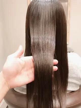 ロング カラー EIIR 玉造.のヘアスタイル