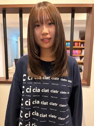 ミディアム 浅津 菜月のヘアスタイル