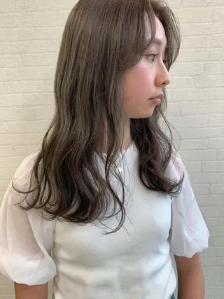 セミロング カラー 立川 奈那子のヘアスタイル