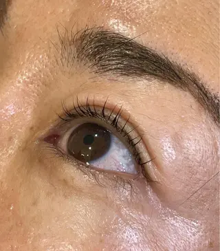 マツエク・マツパ 井上 真里奈のヘアスタイル