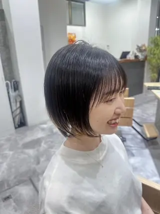 ショート ミルクティーベージュ 近鉄奈良駅　向田のヘアスタイル