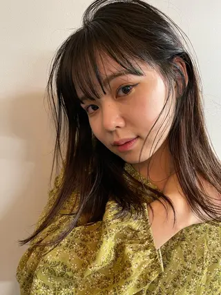 ロング カラー 顔まわりレイヤー デザインカットのヘアスタイル