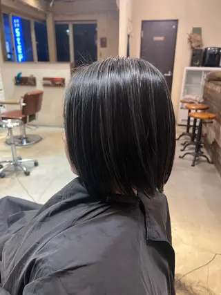 ショート カラー 毛谷 嘉明/ブリーチカラーのヘアスタイル