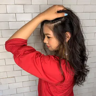 ロング カラー パーマ 吉田 瑛美のヘアスタイル