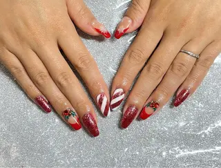 ネイル VIERU 🌈🎀💖のネイルデザイン