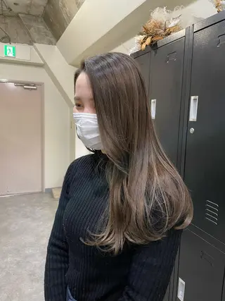ミディアム カラー パーマ ヘアアレンジ メンズ キッズ ネイル マツエク・マツパ アイブロウ 切りっぱなしヘアボブ ミディアムヘアRYOのヘアスタイル