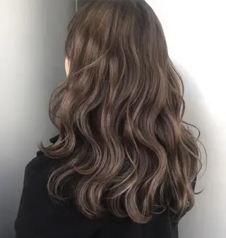 セミロング カラー パーマ ヘアアレンジ 【公式】amble luxe池袋東口🩷のヘアスタイル