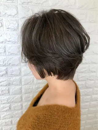 ショート カラー 金沢 広美のヘアスタイル
