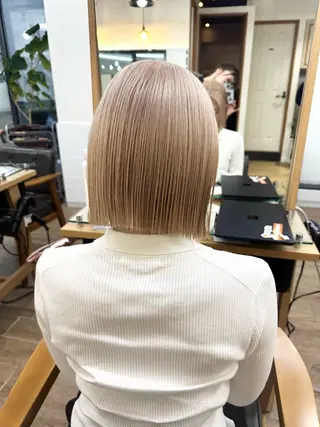 ミディアム レイヤーカット 🌿透け感カラーのヘアスタイル