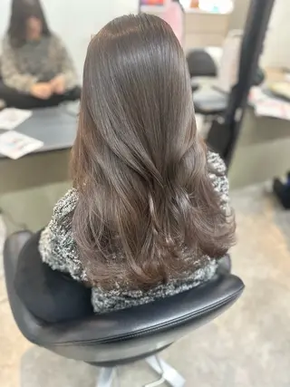 ロング カラー 伊藤 美奈穂のヘアスタイル